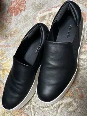Vince Warren Platform Sneaker in Black. Sz 8.